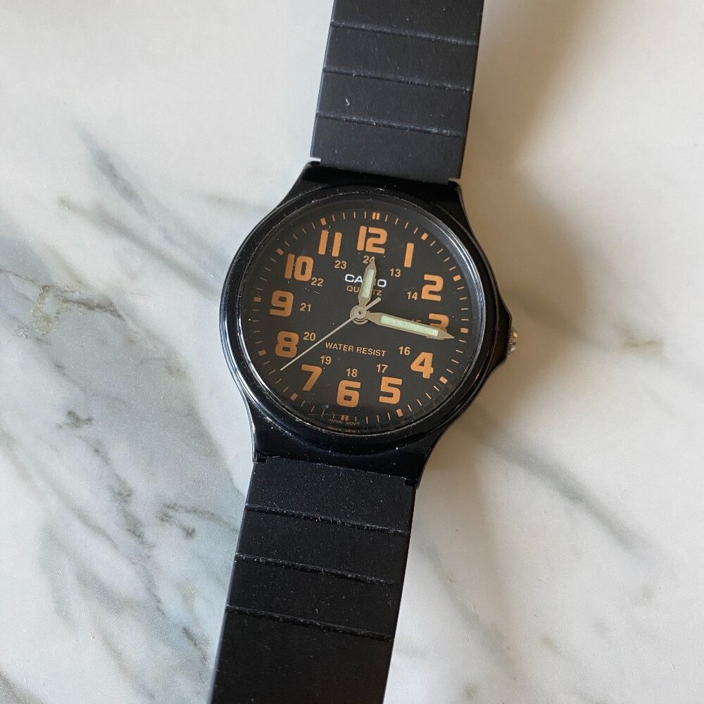 Classic Analog Black Dial Black Resin Band Round Men's Casio Watch MQ-71-4BDF